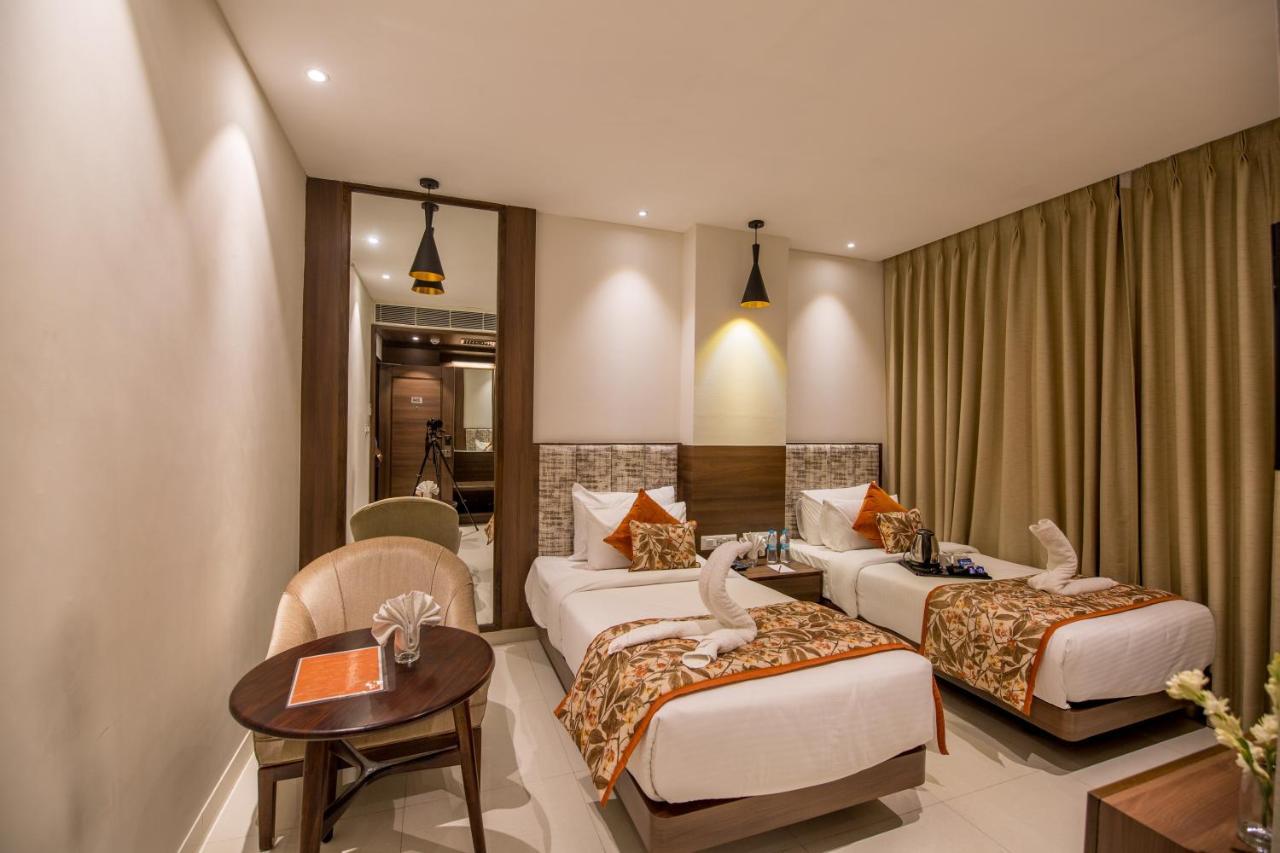 Hotel Sumaditya Jaipur Exteriör bild