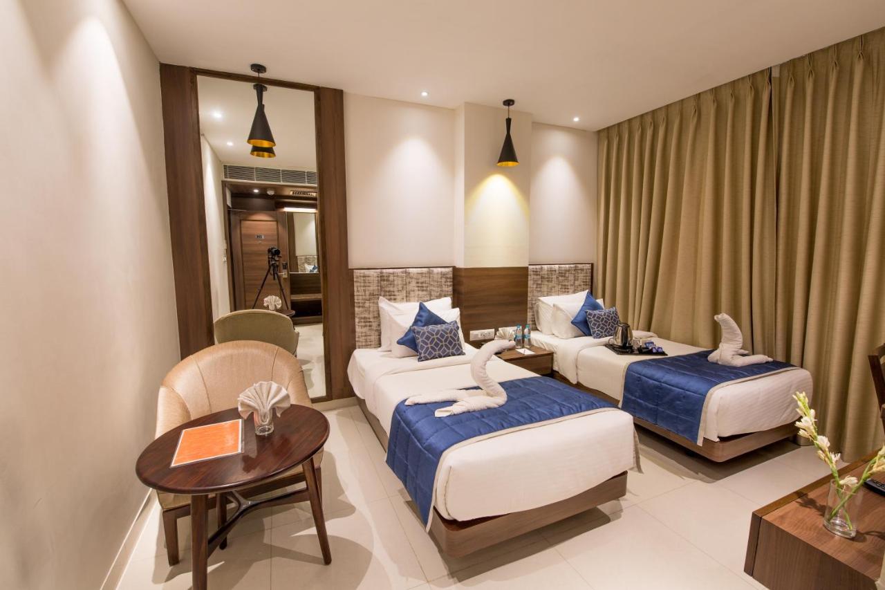 Hotel Sumaditya Jaipur Exteriör bild