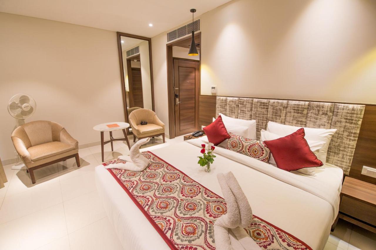 Hotel Sumaditya Jaipur Exteriör bild