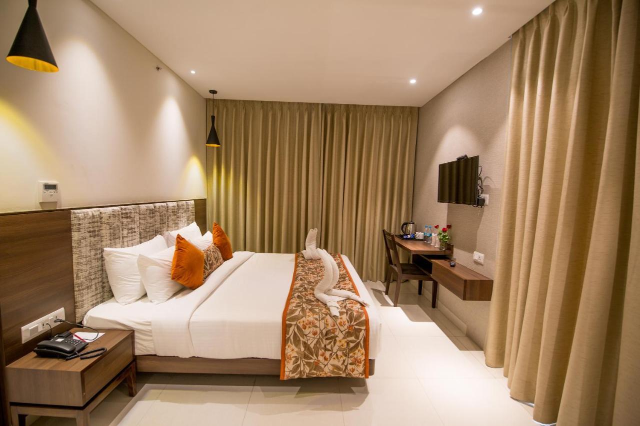 Hotel Sumaditya Jaipur Exteriör bild