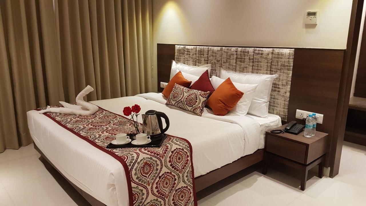Hotel Sumaditya Jaipur Exteriör bild