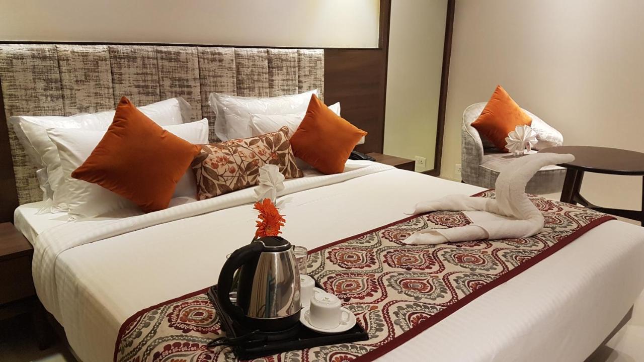 Hotel Sumaditya Jaipur Exteriör bild