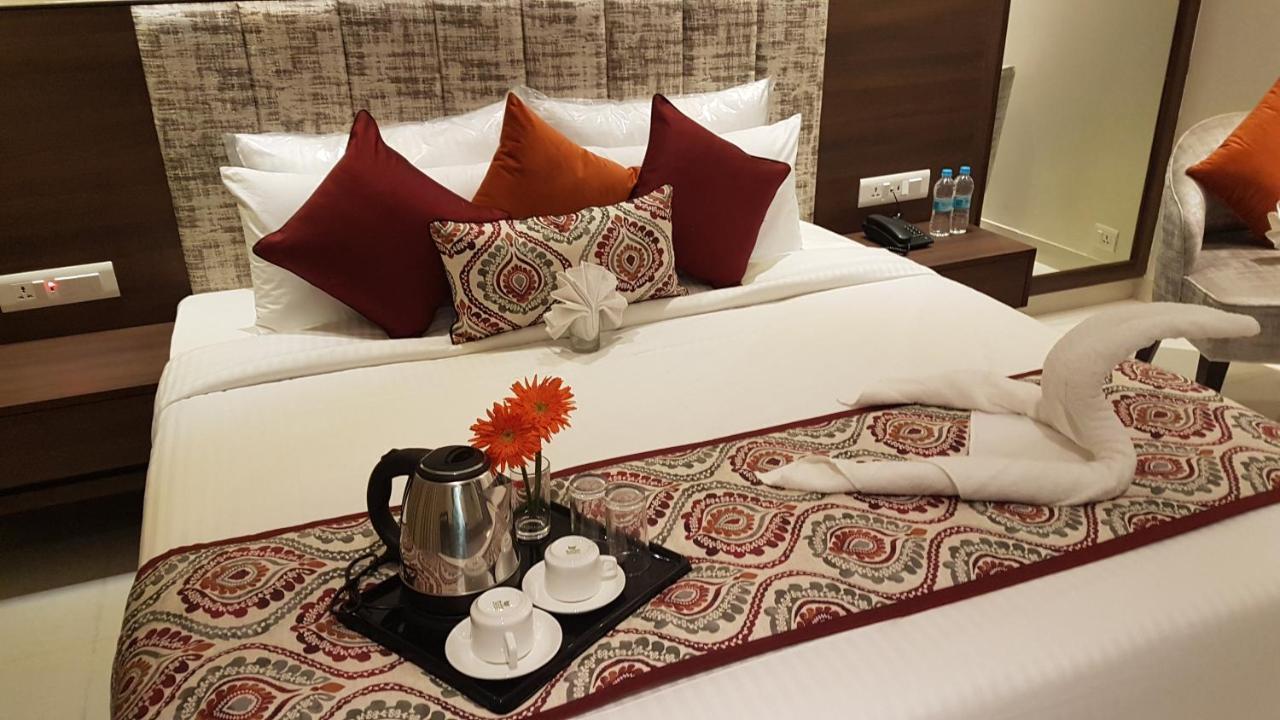 Hotel Sumaditya Jaipur Exteriör bild