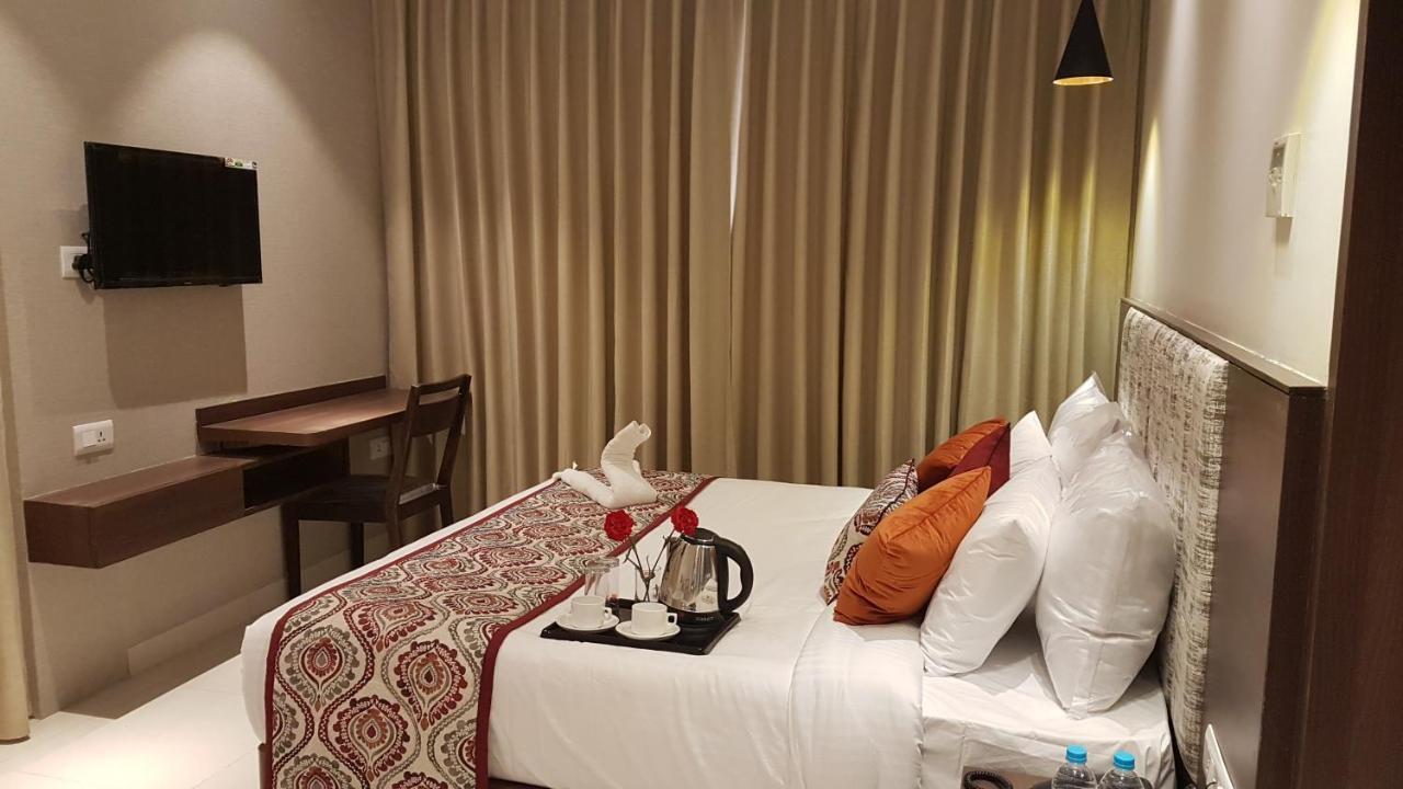Hotel Sumaditya Jaipur Exteriör bild